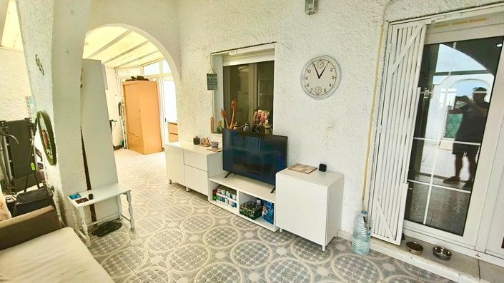 Image No.10-2 Bed Property for sale