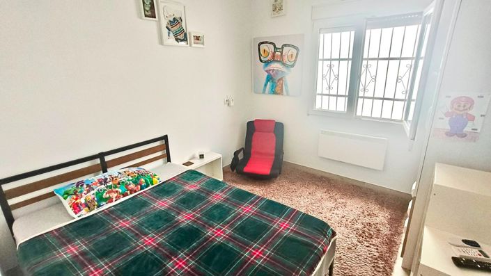 Image No.17-2 Bed Property for sale