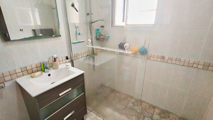 Image No.19-2 Bed Property for sale