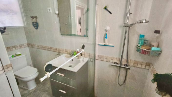 Image No.21-2 Bed Property for sale