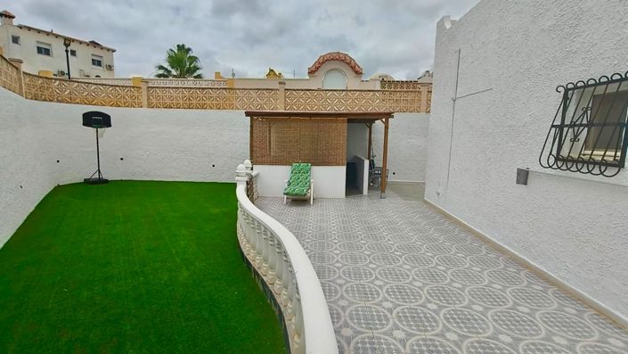 Image No.28-2 Bed Property for sale
