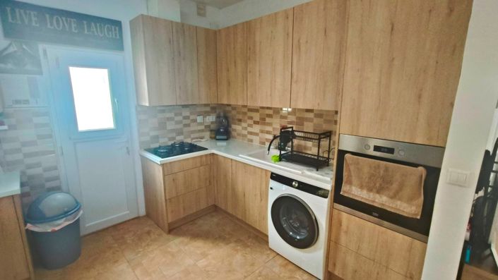 Image No.32-2 Bed Property for sale