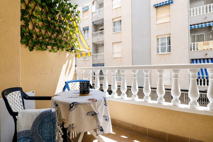 Image No.20-2 Bed Apartment for sale
