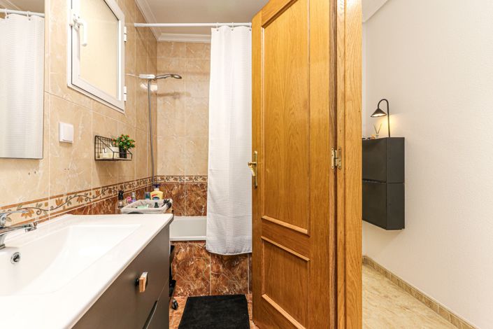 Image No.9-2 Bed Apartment for sale