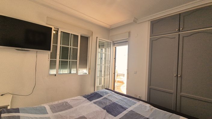 Image No.21-2 Bed Property for sale