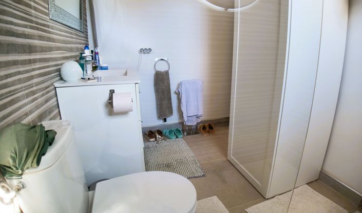 Image No.27-2 Bed Property for sale