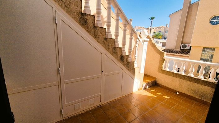 Image No.32-2 Bed Property for sale