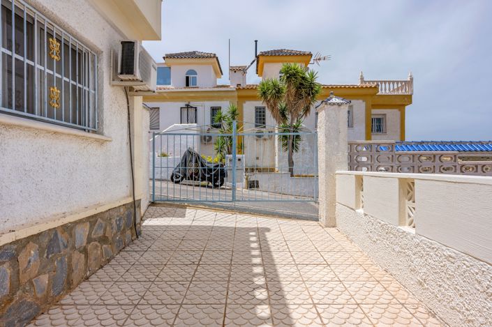 Image No.21-3 Bed Property for sale