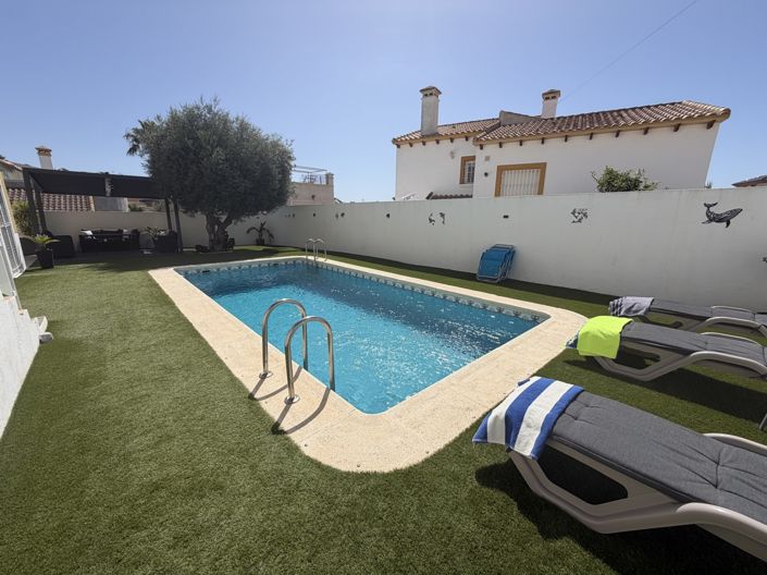 Image No.3-3 Bed Villa for sale