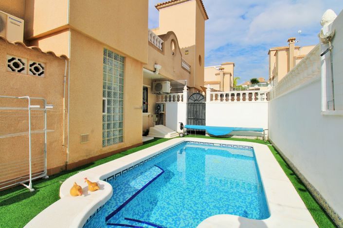 Image No.29-2 Bed Townhouse for sale