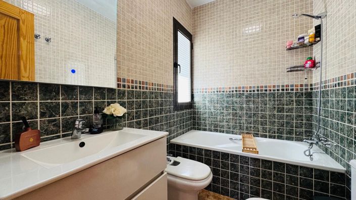 Image No.17-3 Bed Apartment for sale