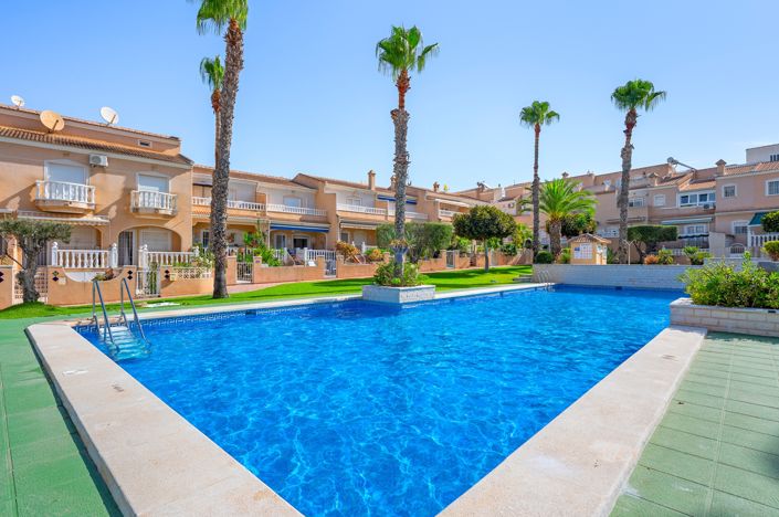 Image No.2-2 Bed Townhouse for sale