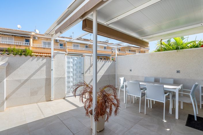 Image No.22-2 Bed Townhouse for sale