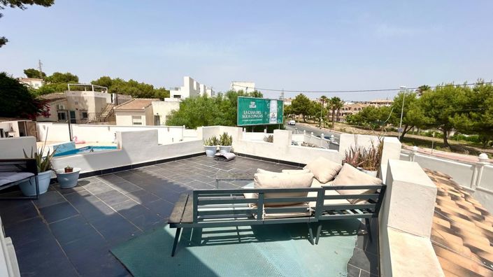 Image No.8-6 Bed Villa for sale