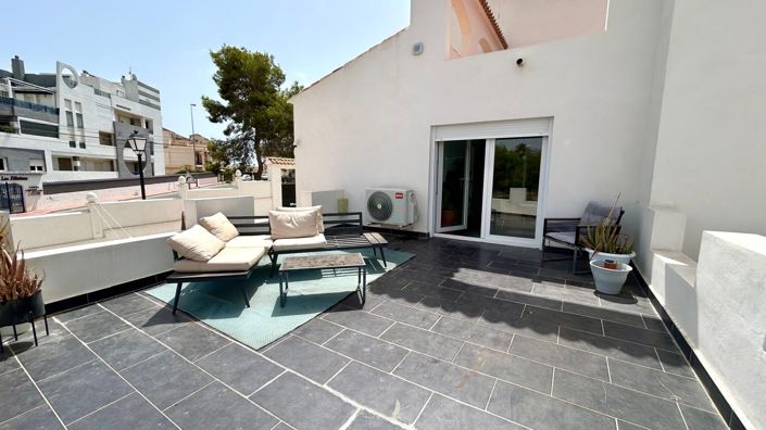 Image No.9-6 Bed Villa for sale
