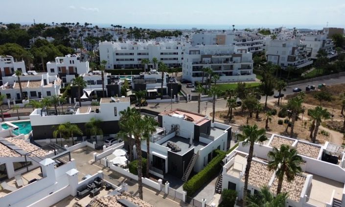 Image No.2-2 Bed Villa for sale