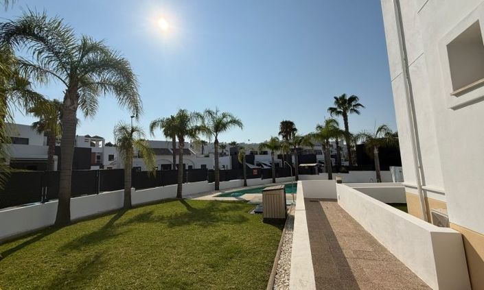 Image No.20-2 Bed Villa for sale