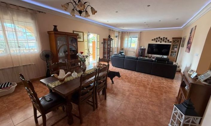 Image No.18-5 Bed Villa for sale