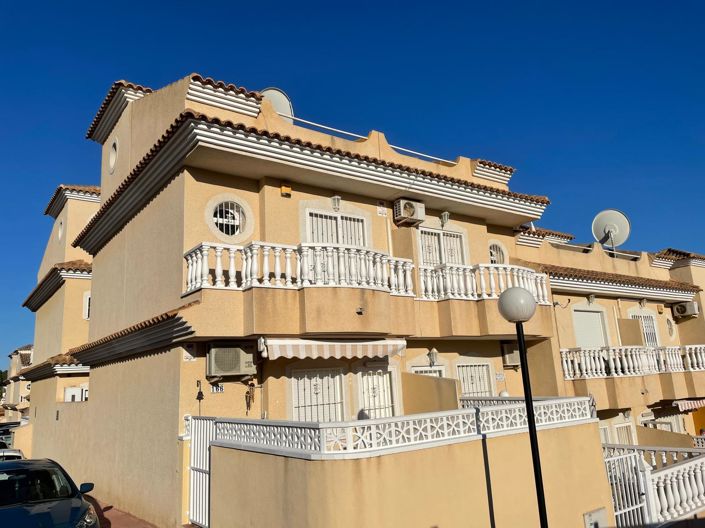 Image No.13-2 Bed Townhouse for sale