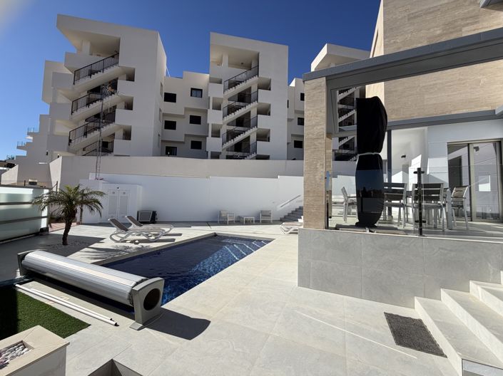 Image No.2-4 Bed Villa for sale