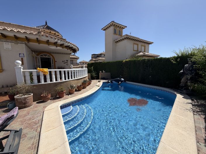 Image No.2-4 Bed Villa for sale