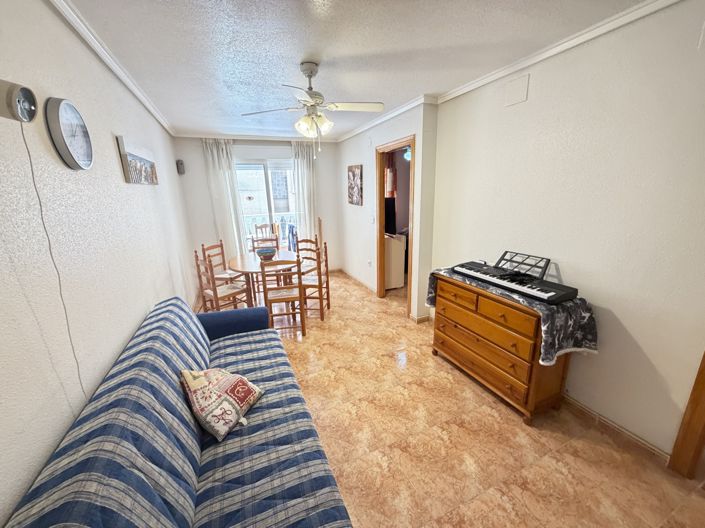 Image No.3-Appartement de 2 chambres à vendre à Torrevieja