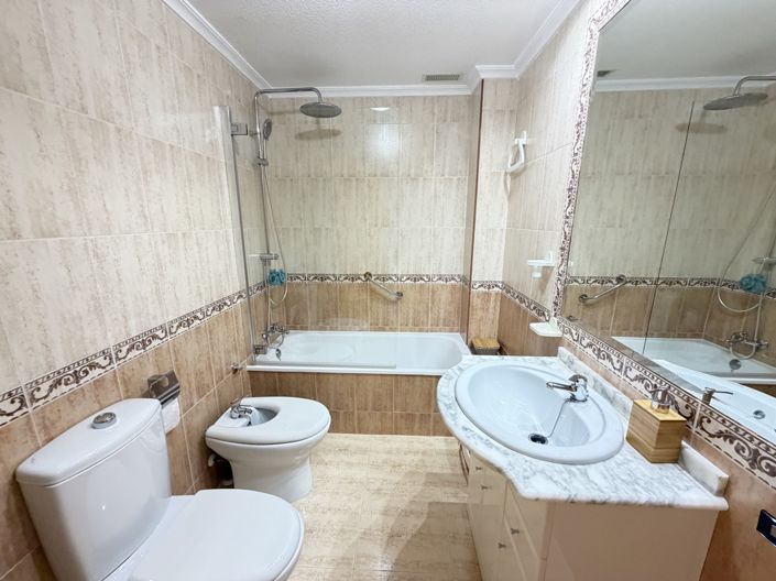 Image No.18-3 Bed Townhouse for sale
