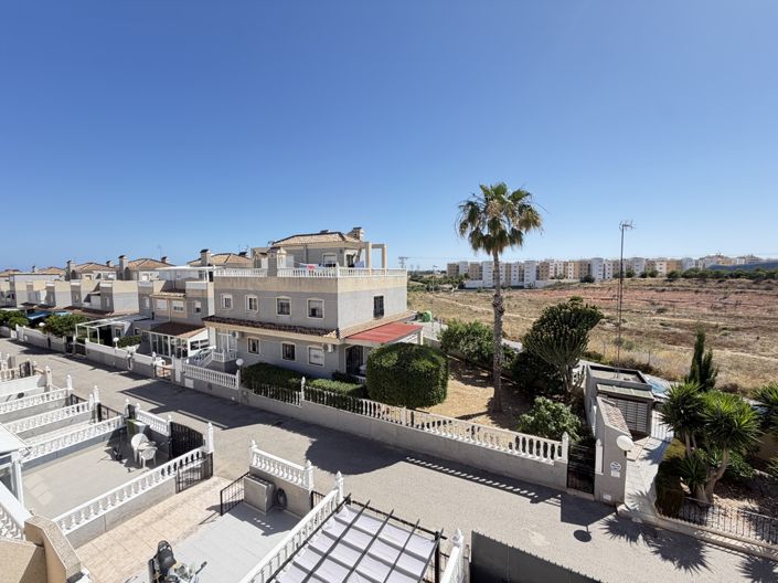 Image No.27-3 Bed Townhouse for sale