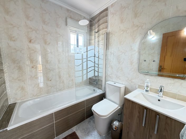 Image No.15-4 Bed Villa for sale
