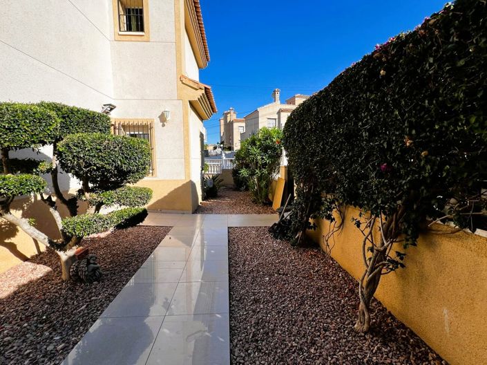Image No.10-3 Bed Villa for sale