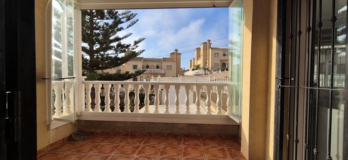 Image No.18-3 Bed Villa for sale
