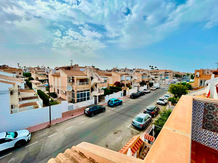 Image No.30-3 Bed Townhouse for sale
