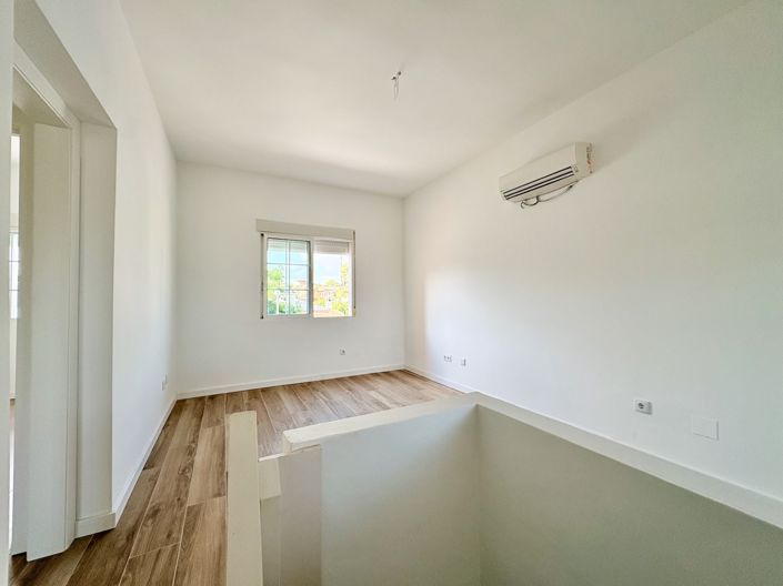 Image No.16-4 Bed Property for sale