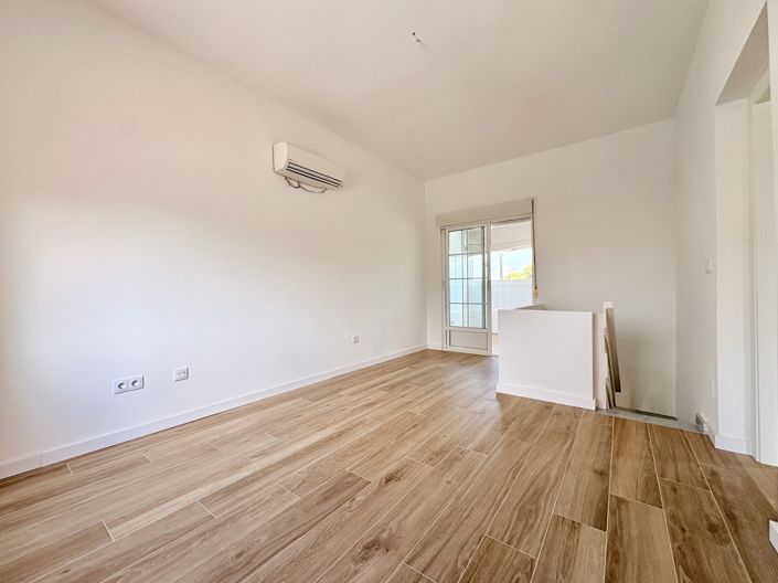 Image No.18-4 Bed Property for sale
