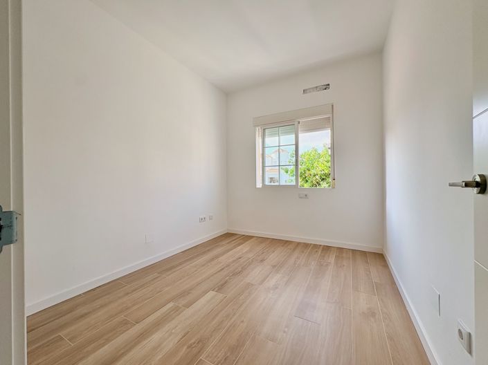 Image No.19-4 Bed Property for sale