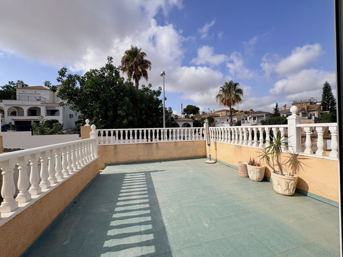 Image No.25-4 Bed Property for sale
