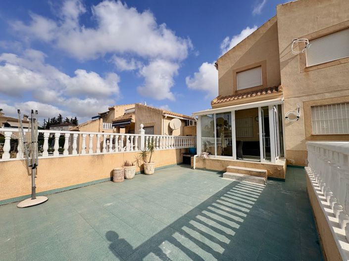 Image No.27-4 Bed Property for sale
