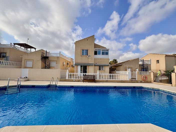 Image No.33-4 Bed Property for sale