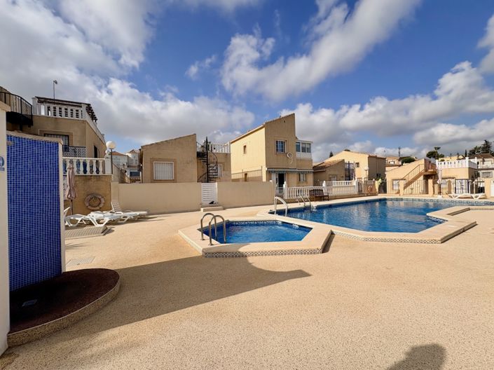 Image No.34-4 Bed Property for sale