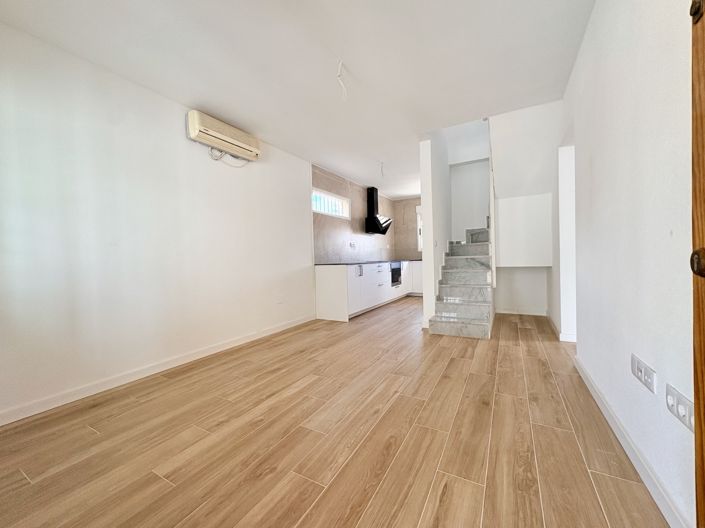 Image No.7-4 Bed Property for sale