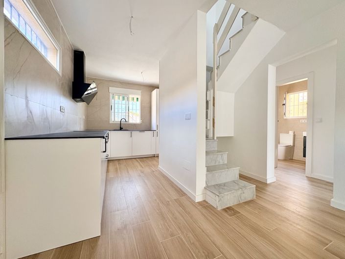 Image No.8-4 Bed Property for sale