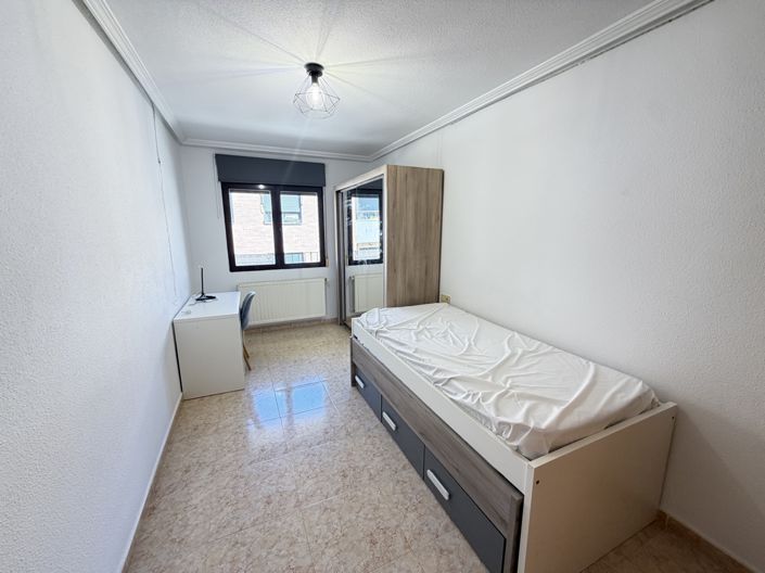 Image No.11-3 Bed Apartment for sale