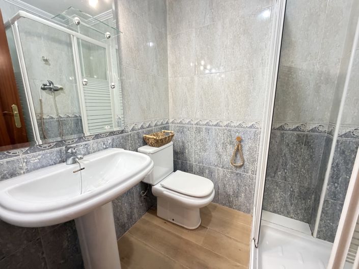 Image No.12-3 Bed Apartment for sale