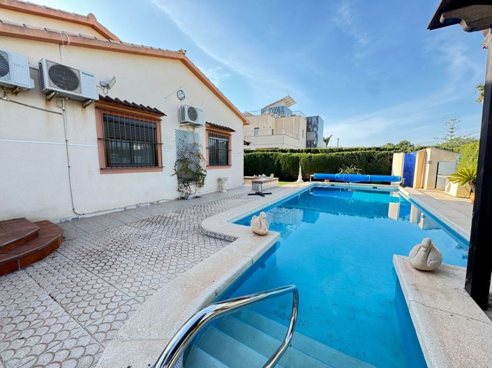 Image No.30-3 Bed Villa for sale
