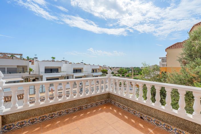 Image No.28-3 Bed Villa for sale