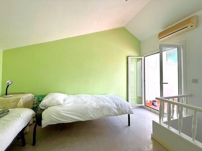 Image No.13-3 Bed Townhouse for sale