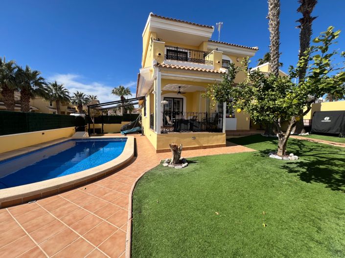 Image No.5-Villa de 3 chambres à vendre à Orihuela Costa