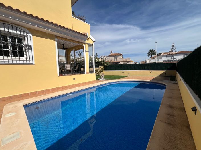Image No.6-Villa de 3 chambres à vendre à Orihuela Costa
