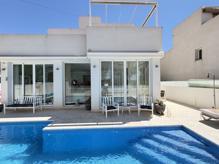 Image No.3-4 Bed Villa for sale