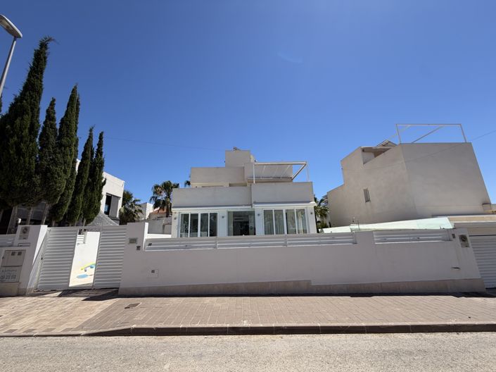 Image No.35-4 Bed Villa for sale
